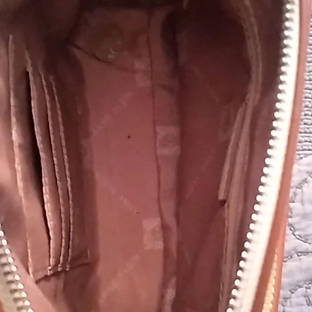 Anne Klein Crossbody! - Picture 5 of 9